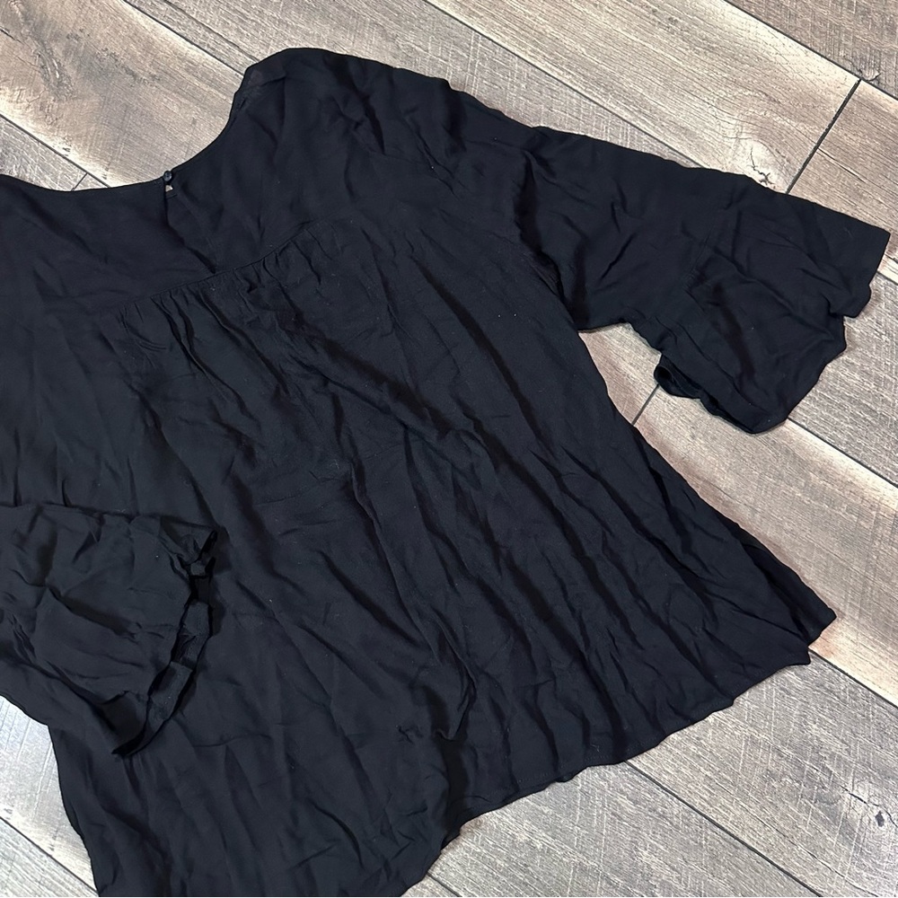 Old Navy 3/4 Bell Sleeve Blouse - Picture 3 of 6